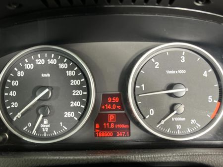 2013-BMW-X5-xDrive30d-Exclusive-Auto_2