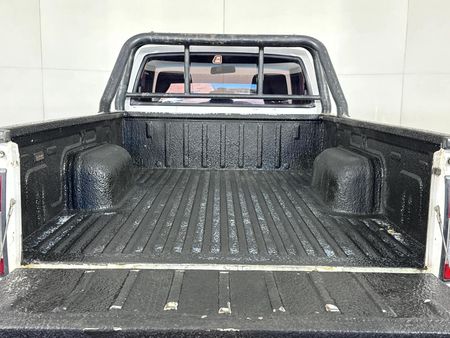 2017-Nissan-NP300-24i-LWB-4x4-Single-Cab_9