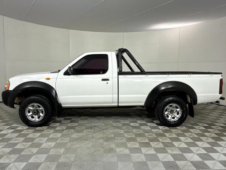 2017-Nissan-NP300-24i-LWB-4x4-Single-Cab_15