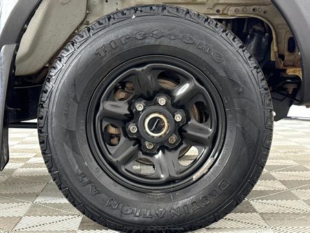 2017-Nissan-NP300-24i-LWB-4x4-Single-Cab_3