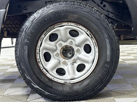 2017-Nissan-NP300-24i-LWB-4x4-Single-Cab_5