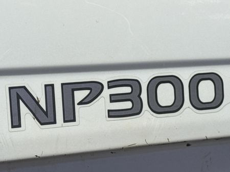 2017-Nissan-NP300-24i-LWB-4x4-Single-Cab_8