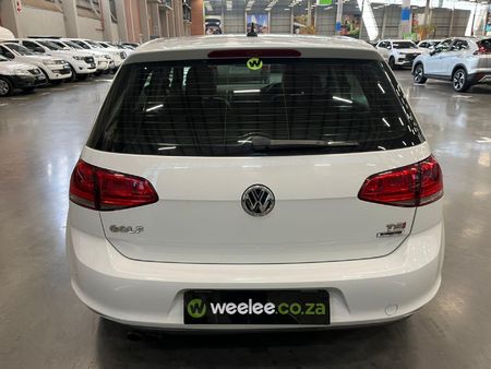 2017-Volkswagen-Golf-VII-14-TSI-Comfortline-Auto_3
