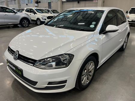 2017-Volkswagen-Golf-VII-14-TSI-Comfortline-Auto_6