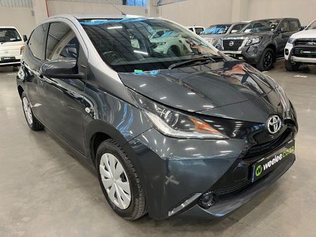 2018-Toyota-Aygo-10-X-Play-5-dr_0