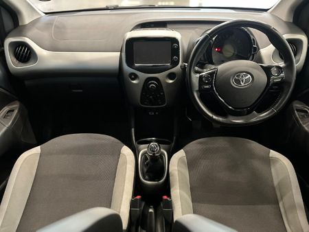 2018-Toyota-Aygo-10-X-Play-5-dr_11