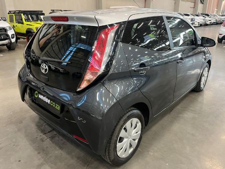 2018-Toyota-Aygo-10-X-Play-5-dr_6
