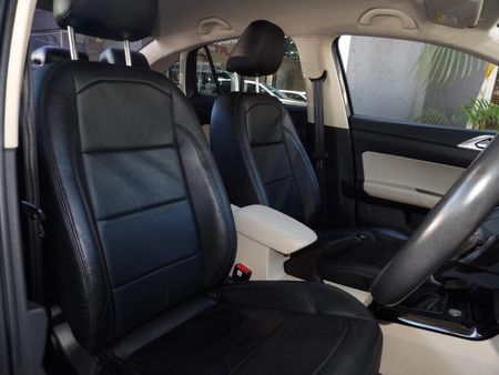 2023-Volkswagen-Polo-Classic-16-Life-Tiptronic_11