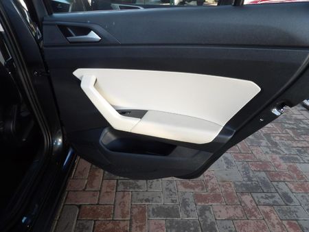 2023-Volkswagen-Polo-Classic-16-Life-Tiptronic_15