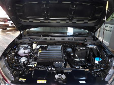 2023-Volkswagen-Polo-Classic-16-Life-Tiptronic_18