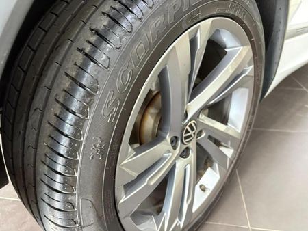 2021-Volkswagen-Tiguan-Allspace-20-TSI-Highline-4Motion-Auto-162kW_19