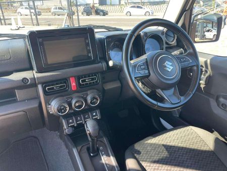 2021-Suzuki-Jimny-15-GLX-Auto_14