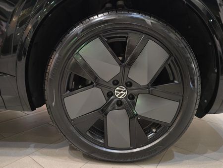2026-Volkswagen-Touareg-V6-TDI-R-Line_2