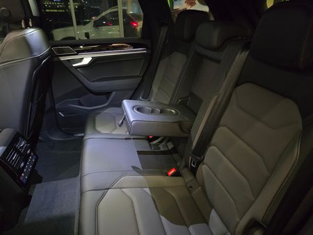 2026-Volkswagen-Touareg-V6-TDI-R-Line_3