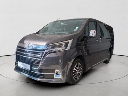 2025-Toyota-Quantum-28-VX-6-seat_0