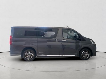 2025-Toyota-Quantum-28-VX-6-seat_2