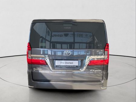 2025-Toyota-Quantum-28-VX-6-seat_4