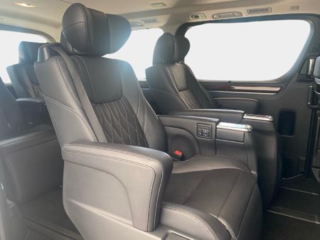 2025-Toyota-Quantum-28-VX-6-seat_8