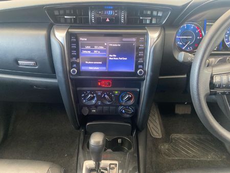 2025-Toyota-Fortuner-24-GD-6-4x4-Auto_12