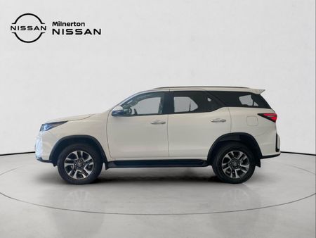 2025-Toyota-Fortuner-24-GD-6-4x4-Auto_5