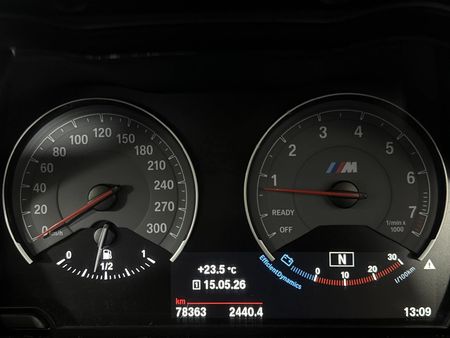 2017-BMW-M2-Coupe-Auto_2