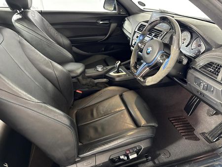 2017-BMW-M2-Coupe-Auto_8