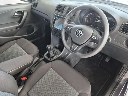 2026-Volkswagen-Polo-Vivo-14-Life_2