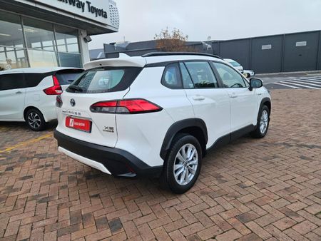 2024-Toyota-Corolla-Cross-18-XS-Hybrid_4
