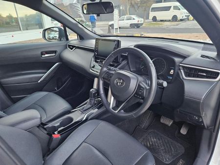 2024-Toyota-Corolla-Cross-18-XS-Hybrid_6