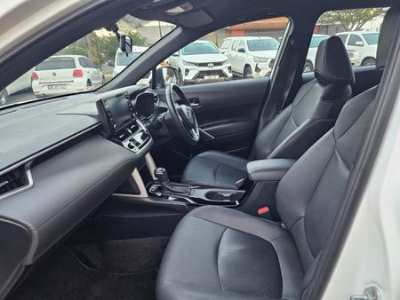 2024-Toyota-Corolla-Cross-18-XS-Hybrid_7