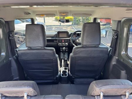 2019-Suzuki-Jimny-15-GLX-Auto_14