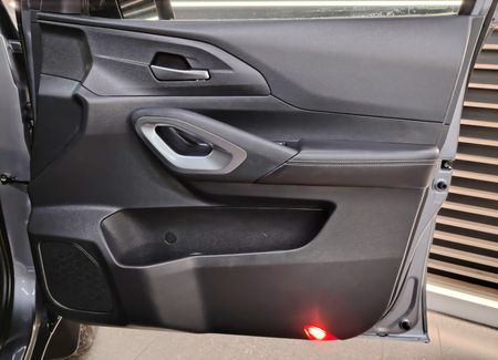 2024-Peugeot-Landtrek-19D-Allure-Double-Cab-Auto_27