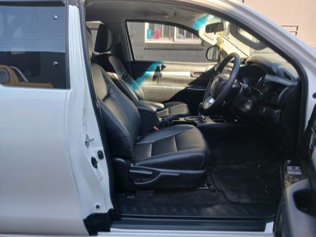 2023-Toyota-Hilux-24-GD-6-Raised-Body-SRX-Auto-Extended-Cab_10