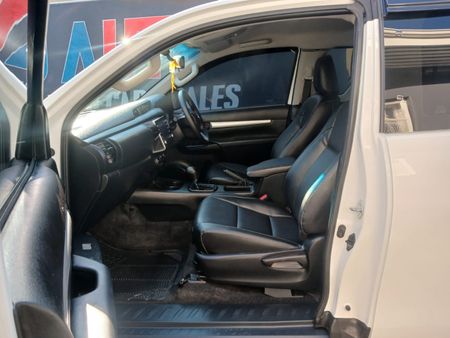 2023-Toyota-Hilux-24-GD-6-Raised-Body-SRX-Auto-Extended-Cab_11
