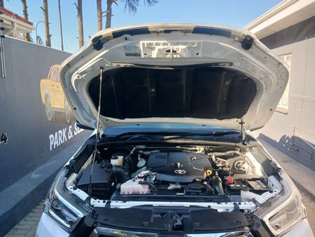2023-Toyota-Hilux-24-GD-6-Raised-Body-SRX-Auto-Extended-Cab_15