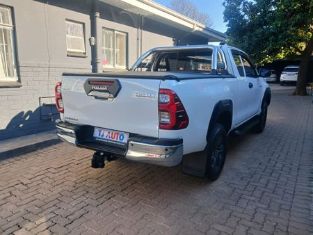 2023-Toyota-Hilux-24-GD-6-Raised-Body-SRX-Auto-Extended-Cab_3