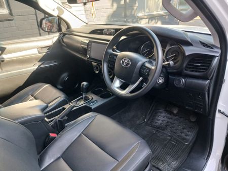 2023-Toyota-Hilux-24-GD-6-Raised-Body-SRX-Auto-Extended-Cab_6