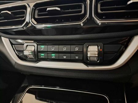 2026-Foton-Tunland-20T-G7-Luxury-Double-Cab-Auto_17