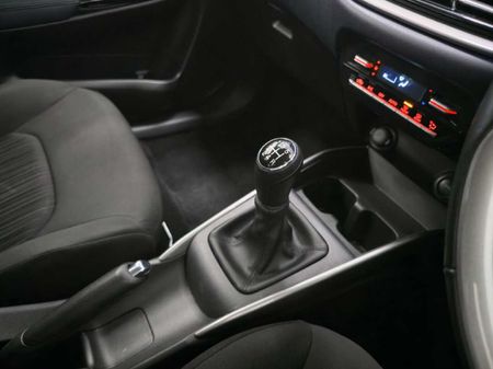 2025-Toyota-Starlet-15-XR_10