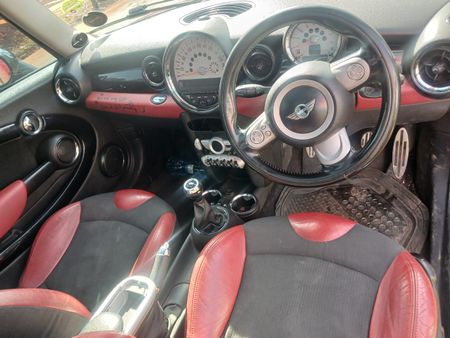 2010-MINI-Hatch-Cooper-S_9