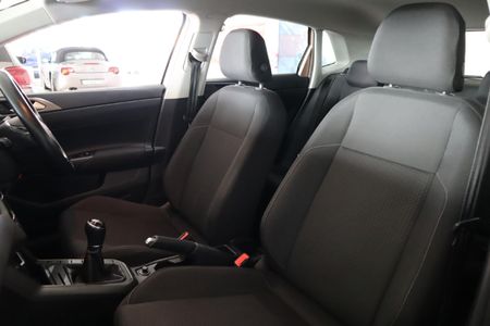 2019-Volkswagen-Polo-10-TSI-Comfortline_9