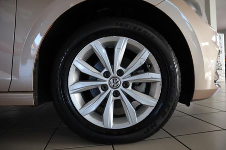 2019-Volkswagen-Polo-10-TSI-Comfortline_17