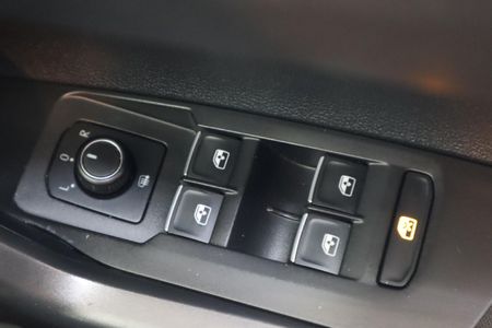 2019-Volkswagen-Polo-10-TSI-Comfortline_23