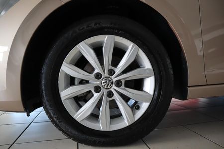 2019-Volkswagen-Polo-10-TSI-Comfortline_24