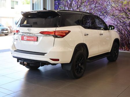 2020-Toyota-Fortuner-28-GD-6-Epic-Black-Auto_11