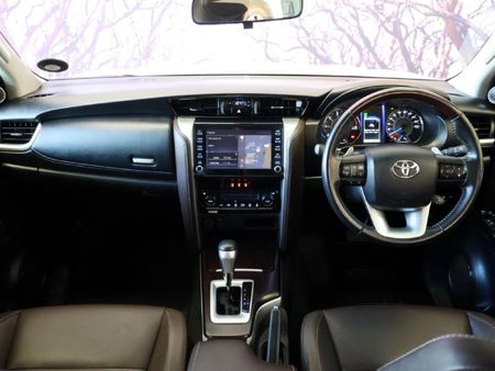 2020-Toyota-Fortuner-28-GD-6-Epic-Black-Auto_13