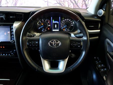 2020-Toyota-Fortuner-28-GD-6-Epic-Black-Auto_17