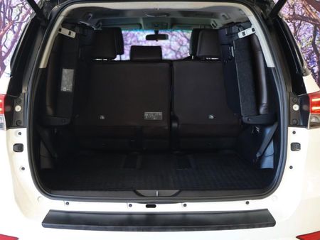 2020-Toyota-Fortuner-28-GD-6-Epic-Black-Auto_18
