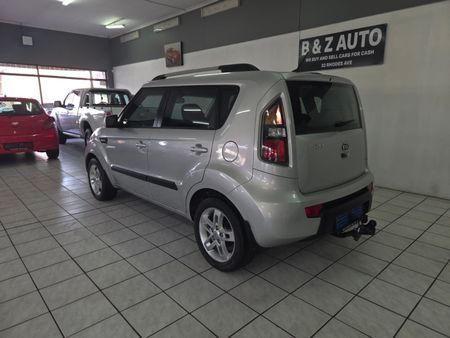 2011-Kia-Soul-16-High_4