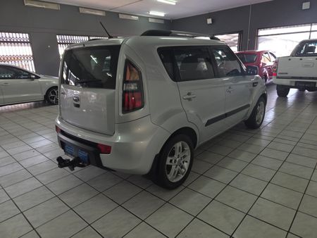 2011-Kia-Soul-16-High_6